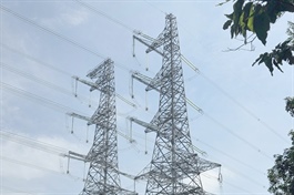 Đóng điện hai mạch đường dây 220kV Chơn Thành - Bến Cát