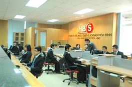 Diễn biến mới tại HBS: Phó Tổng muốn thoái hết vốn, cựu Chủ tịch làm Kế toán trưởng