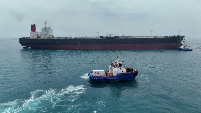 Giá dầu rơi sâu khi Mỹ triển khai biện pháp ngược Iran Giá dầu rơi sâu khi Mỹ triển khai biện pháp ngược Iran