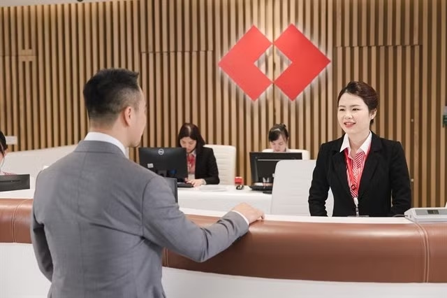 VN-Index breaks over 1,800 points on large-cap stocks