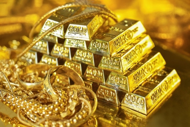 Giá vàng thế giới giảm xuống dưới 4.500 USD do kỳ vọng Fed tăng lãi suất