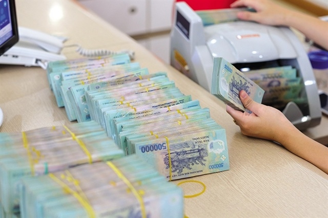 Bad debt growth at listed banks slows, but asset-quality risks persist (translated)