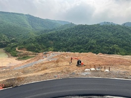 Chủ khu biệt thự Đảo Ngọc lãi nửa đầu năm gấp 11 lần cùng kỳ