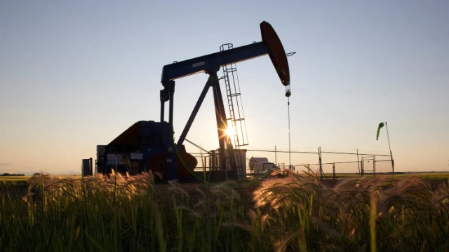 Dầu Brent tăng gần 8% trong tuần qua do xung đột Mỹ-Iran