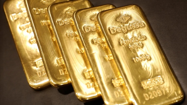 Giá vàng thế giới giảm về sát mốc 4.450 USD