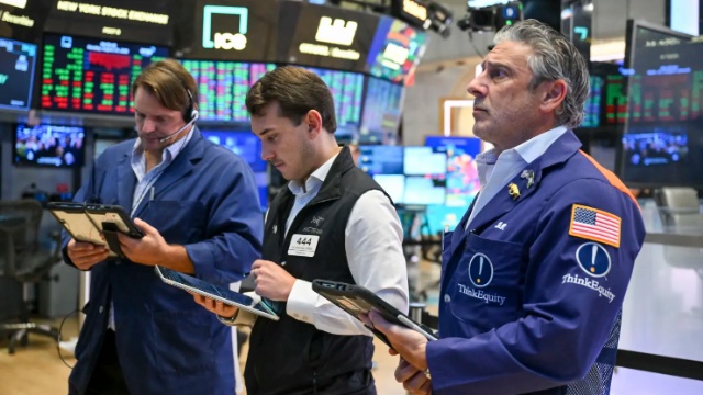 Dow Jones giảm 4 phiên liên tiếp giữa lúc giá dầu leo thang
