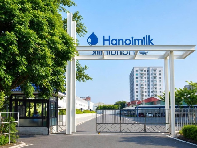 Hai lãnh đạo Hanoimilk liên tục hoán đổi vị thế sở hữu hàng chục triệu cổ phiếu | Vietstock