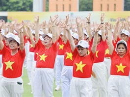 Hơn 2,000 người cao tuổi cùng Vinamilk Sure lan tỏa tinh thần “chủ động sống khỏe