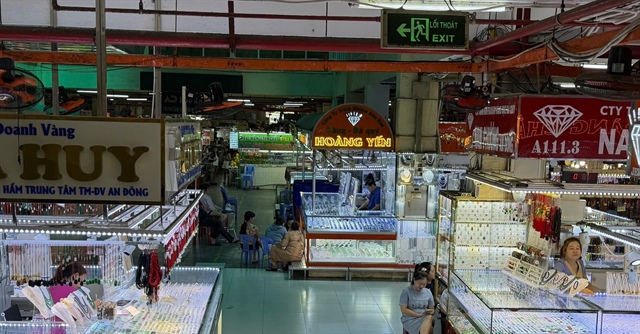 Nhiều cửa hàng kim cương mở cửa trở lại, có nơi hẹn thanh toán đến cuối 2027 | Vietstock