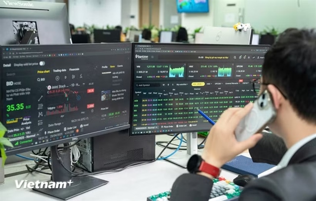 VN-Index rebounds despite low liquidity