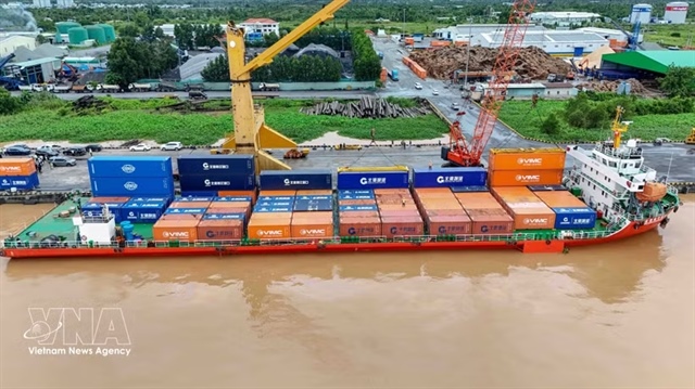First direct container ship from China's Nanning arrives in Cần Thơ