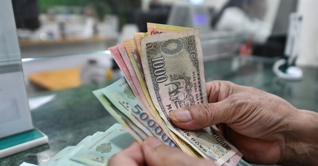 Vướng 40.000 đồng tiền thuế, bị hoãn xuất cảnh sau khi về thăm nhà