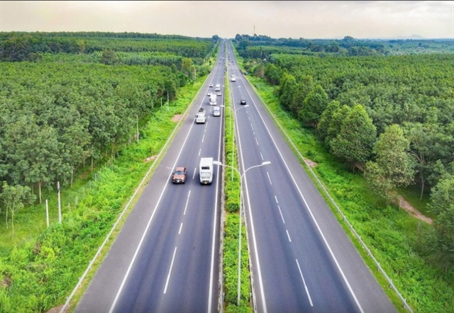 Vietnam steps up promotion of expressway projects to attract private funding (translated)
