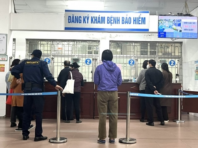 Đề xuất mới: Hỗ trợ 70% mức đóng bảo hiểm y tế, kéo dài thời gian hưởng đến 72 tháng