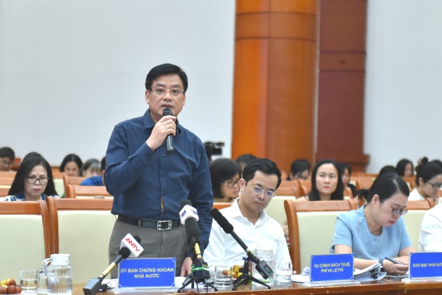 Chứng khoán có thể giao dịch xuyên trưa, nới biên độ giá