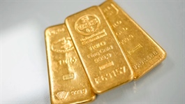 Vàng thế giới giảm hơn 1% về gần mốc 4,100 USD