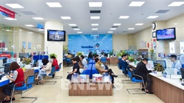 VN-Index reverses course, breaking above 1,700-point threshold